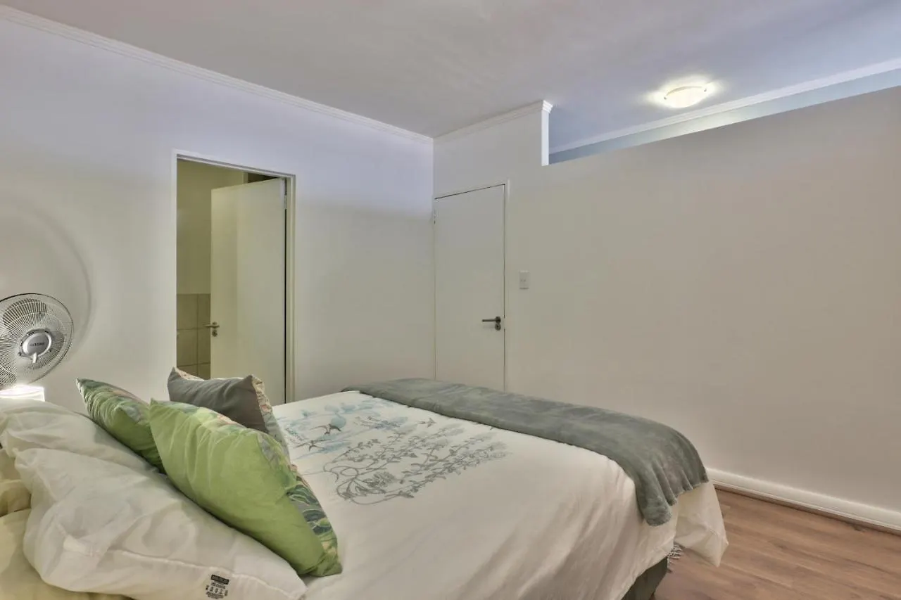 140I Four Seasons Apartment Cape Town